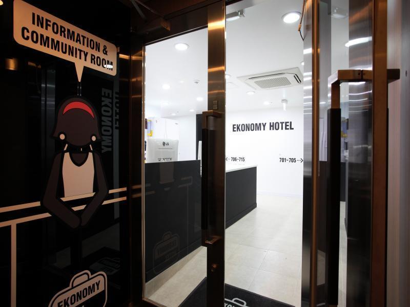 Hostel Ekonomy Myeongdong Premier *