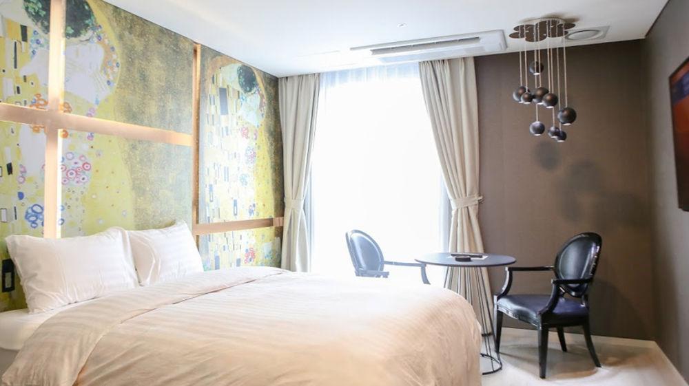 Hotel Khan 3*