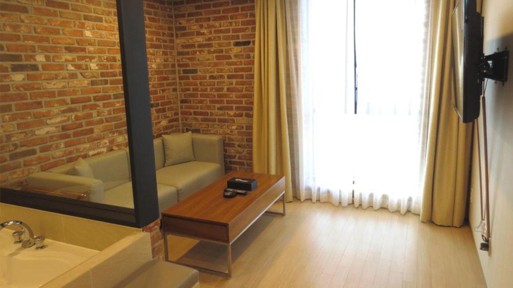 Hotel Khan 3*