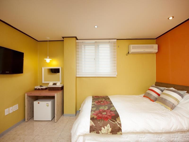 D.h Sinchon Guest house Seoul