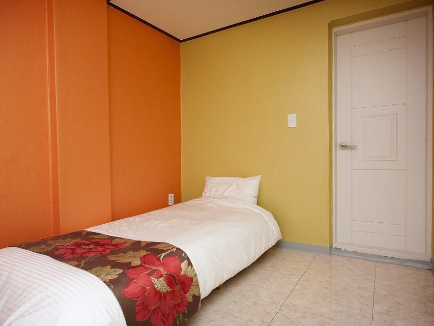 D.h Sinchon Guest house 2*