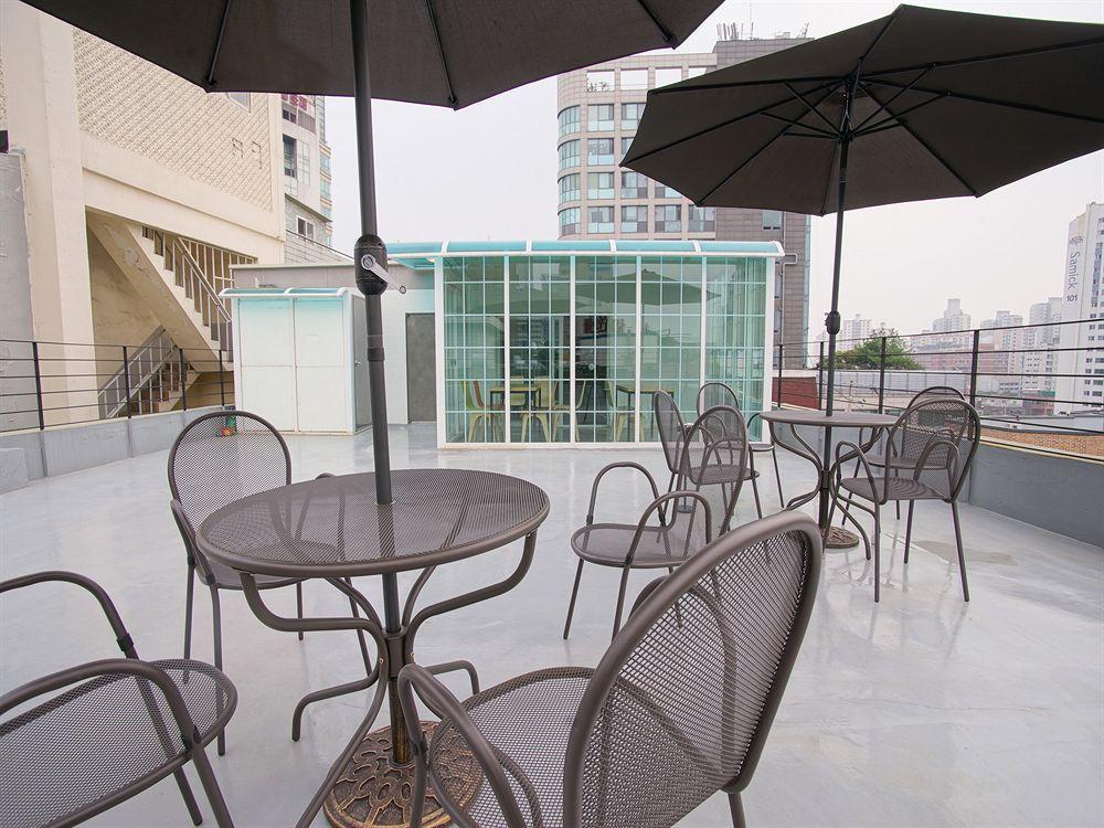D.h Sinchon Guest house Seoul