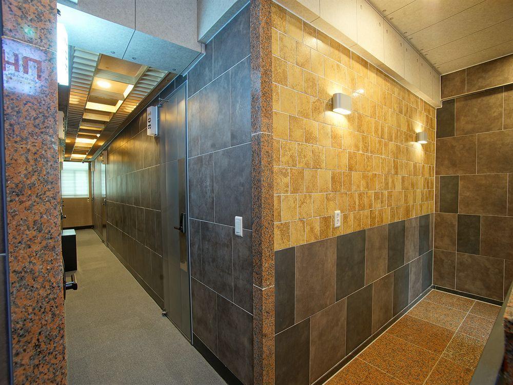 D.h Sinchon Guest house Seoul