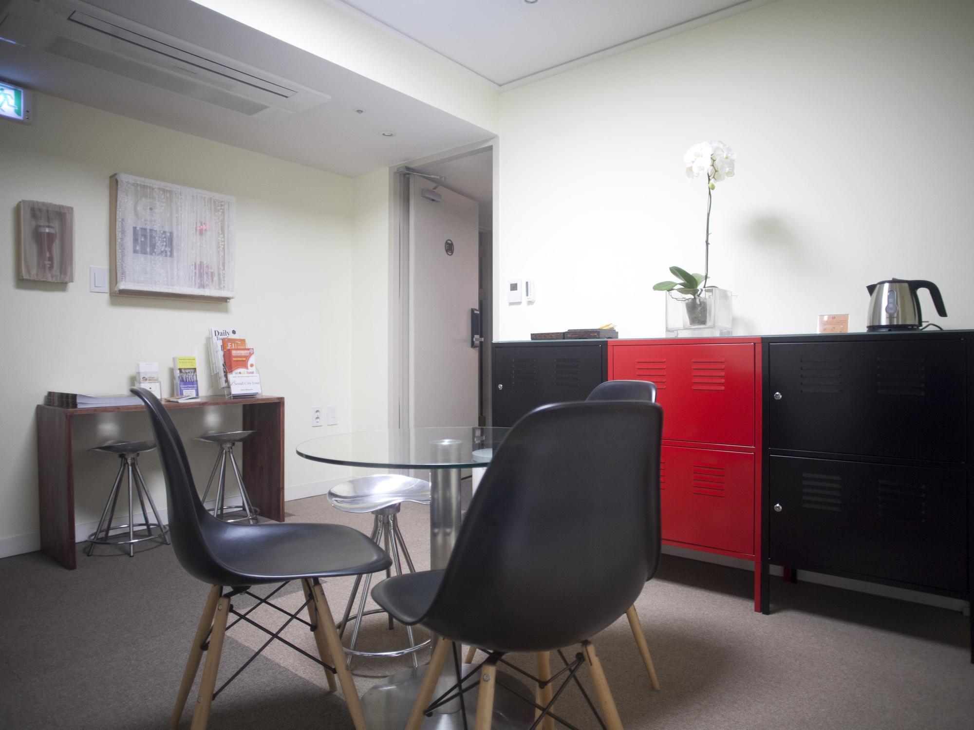 The Win Art House Apartment *