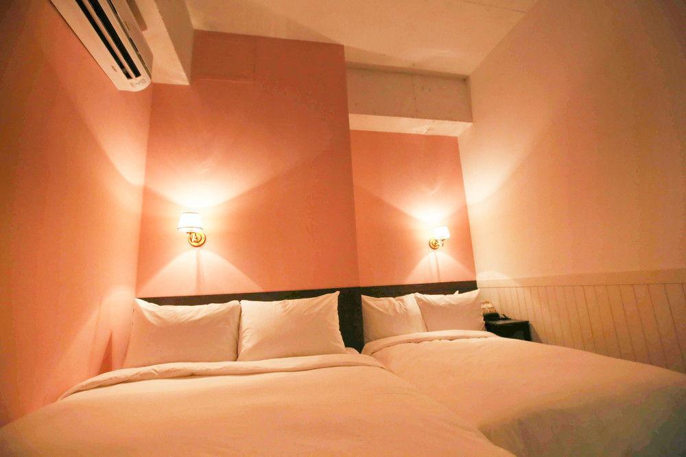 648 Hotel 2*