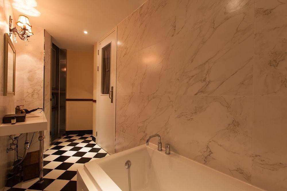 648 Hotel 2*
