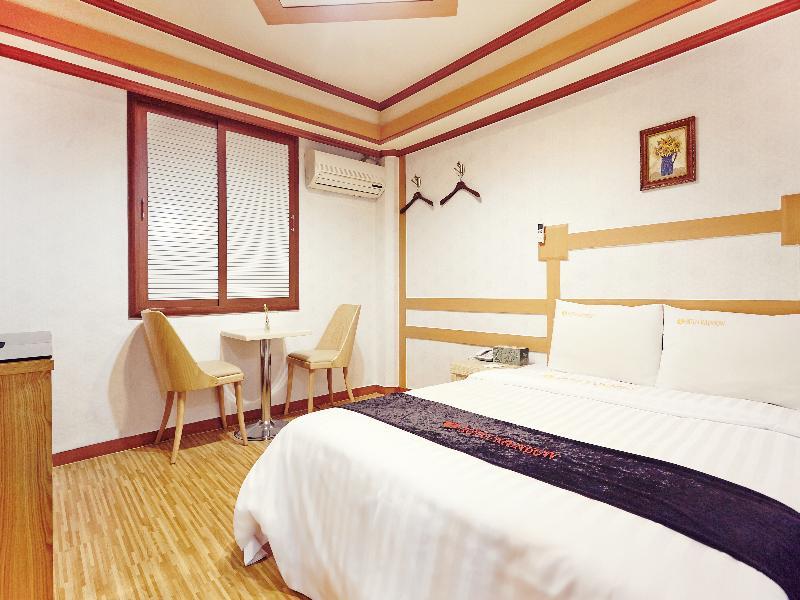 Hotel Rainbow
