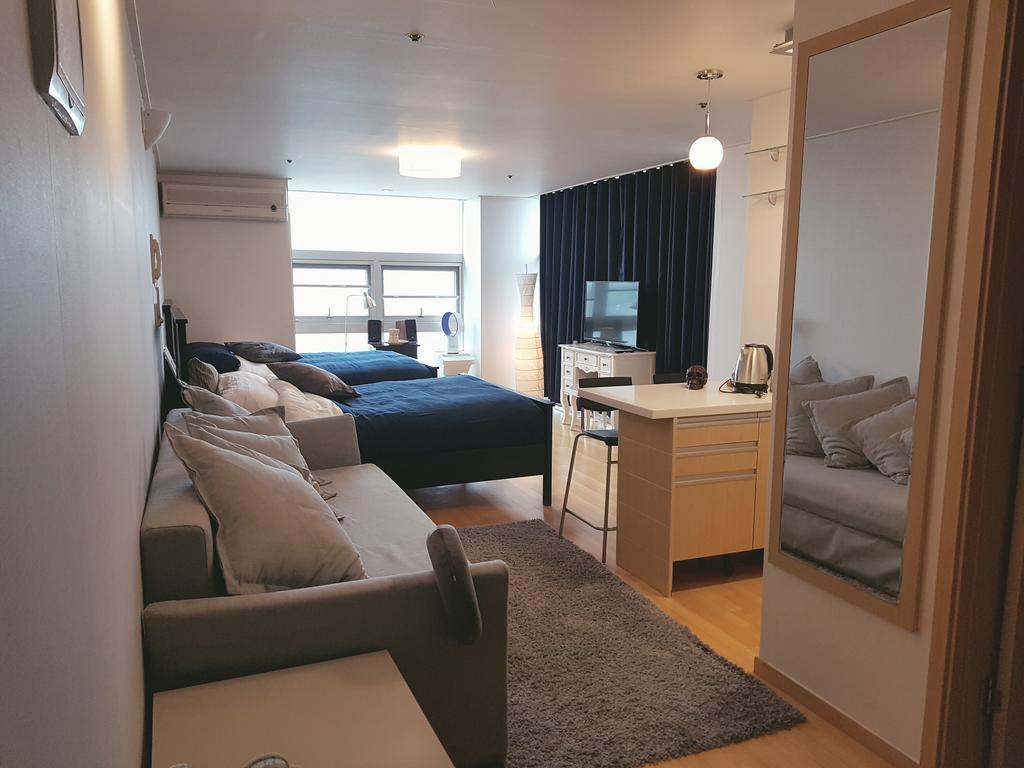 Apartment Hongdae Metro