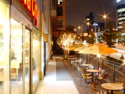 Human Starville Cheongdam Aparthotel 3*
