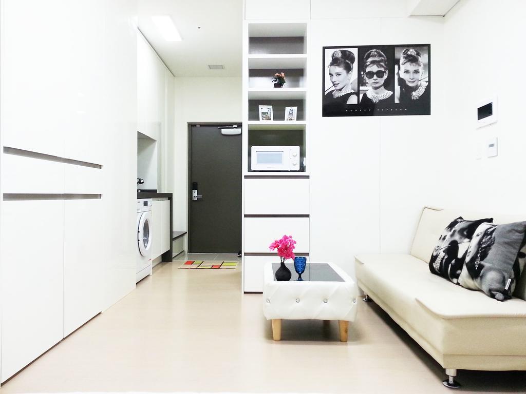 Apartment Gangnam Station Central *