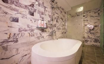 Sky The Classic Hotel 2*