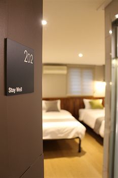 Cleo Hongdae Hotel