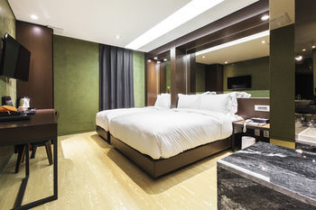 Richwell 3*