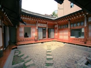 Eugene Hanok Culture Center Dongdaemun Apartment