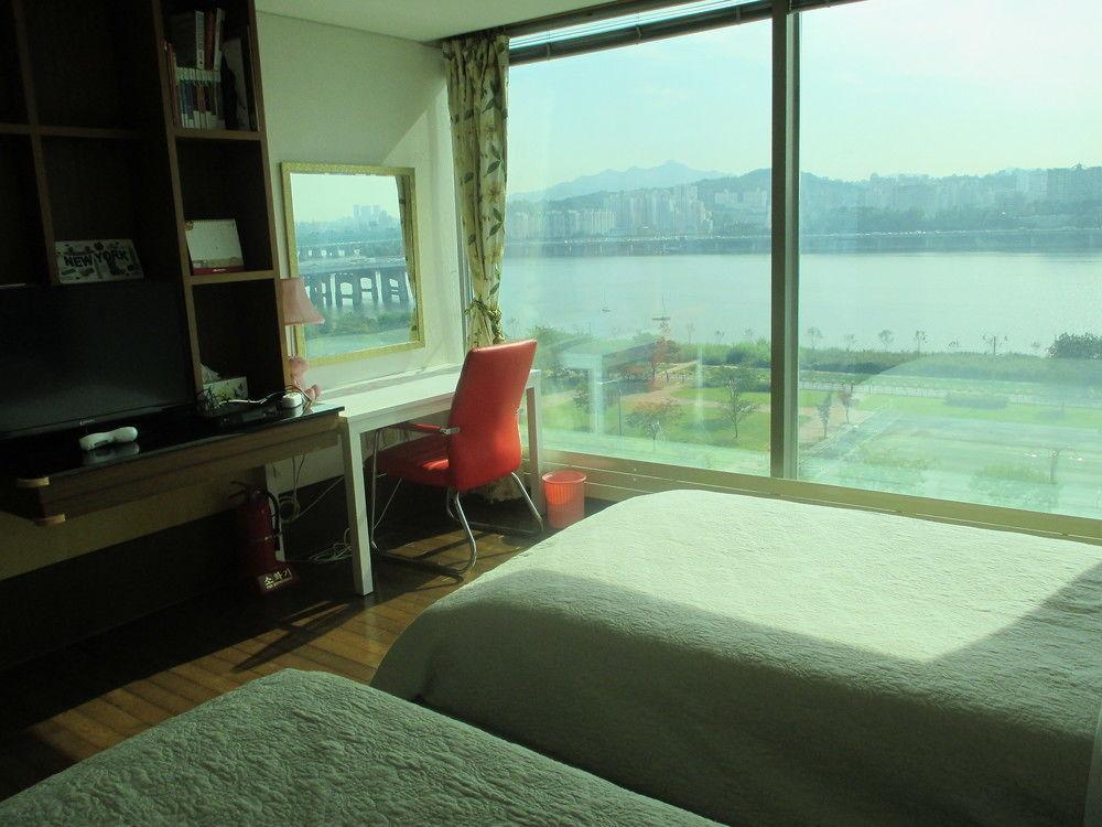Hotel River View House 2*