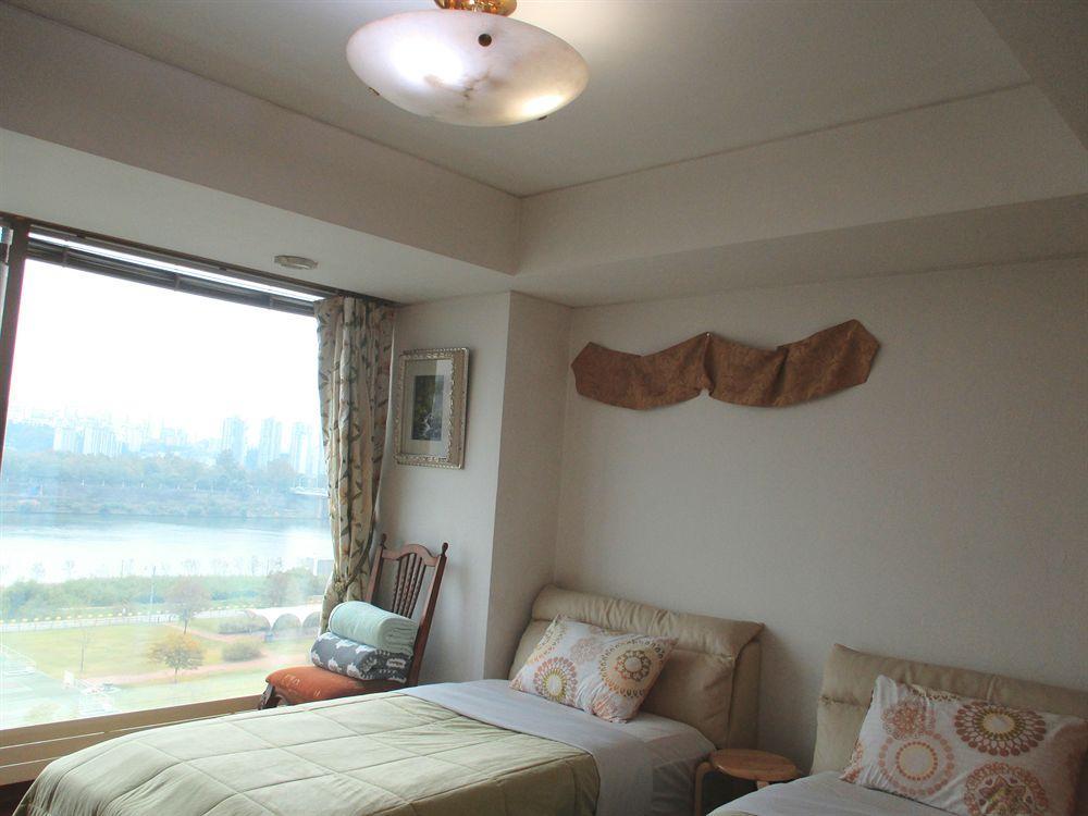 Hotel River View House