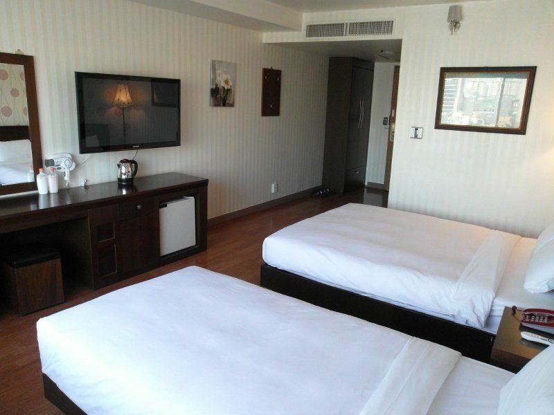 New Hilltop Hotel