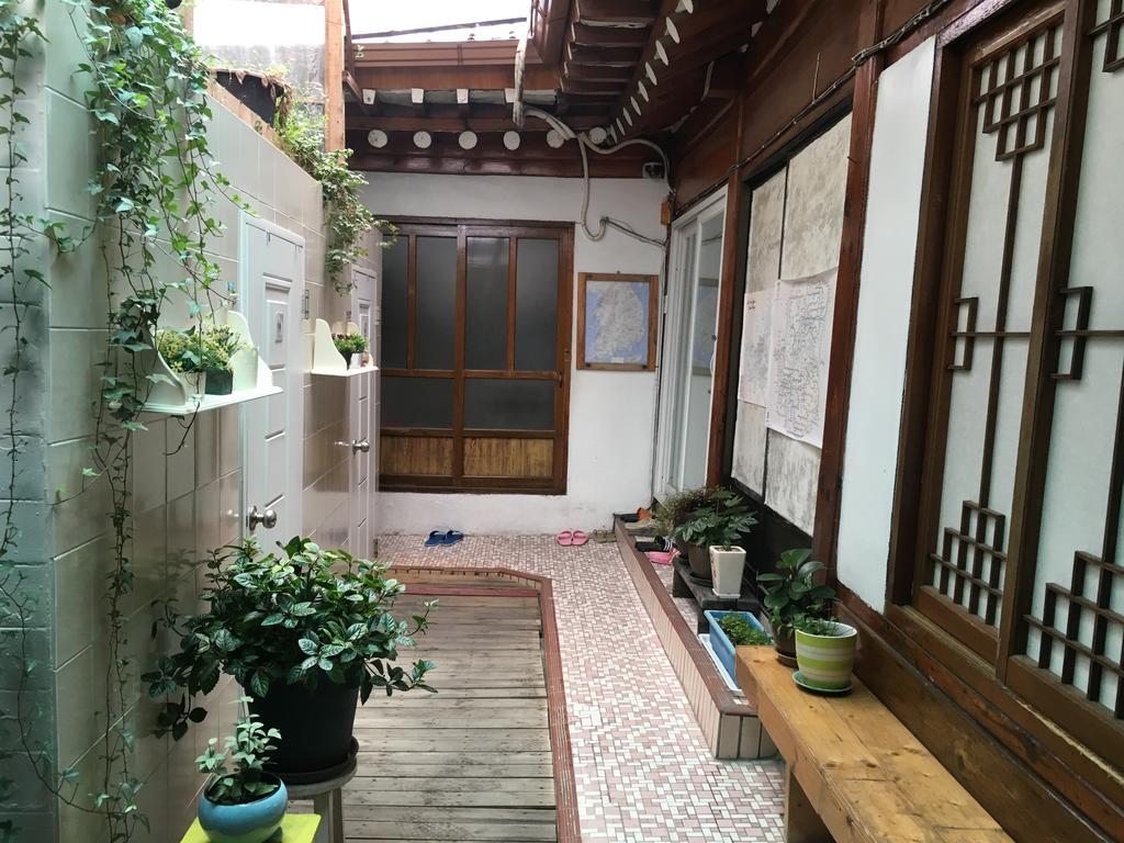 Icos 1 - Female Only Guest house Seoul