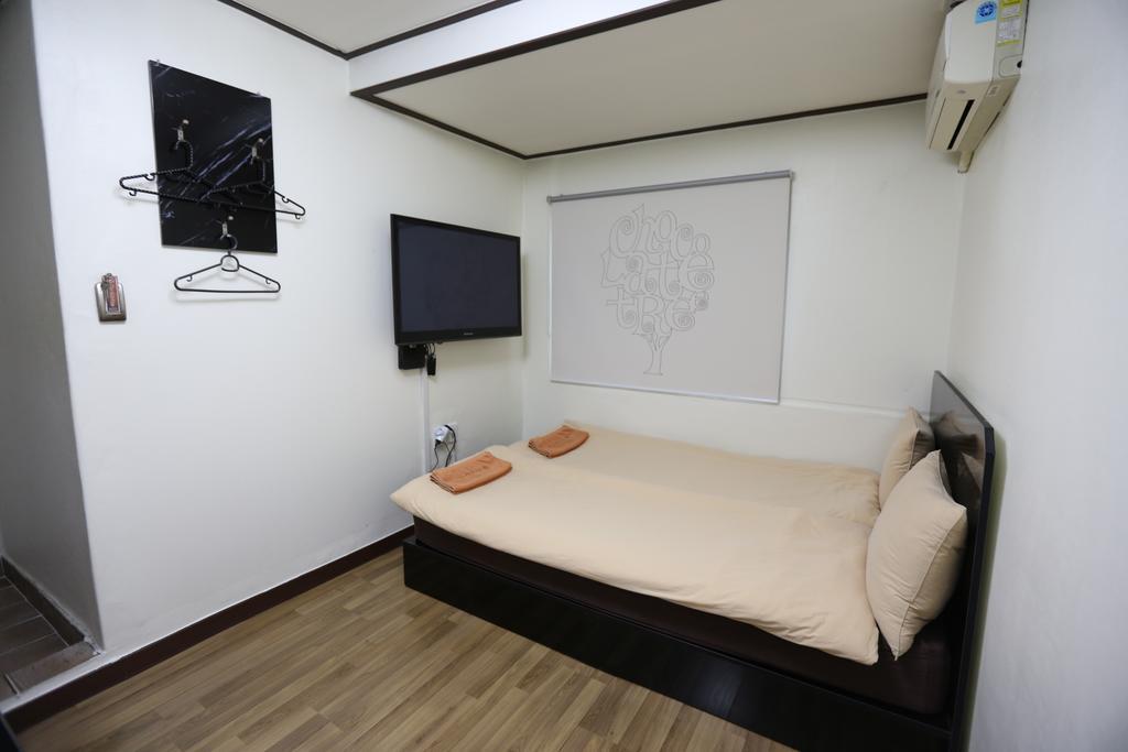 Guest house Chocolate Tree Sinchon Seoul