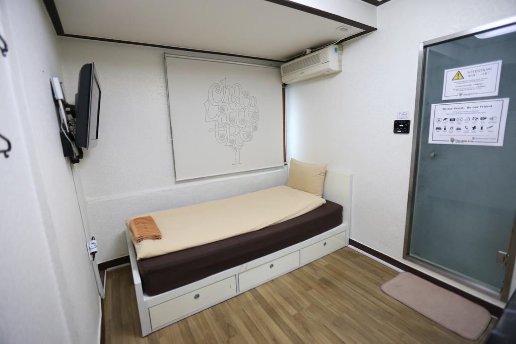 Chocolate Tree Sinchon Guest house 2*