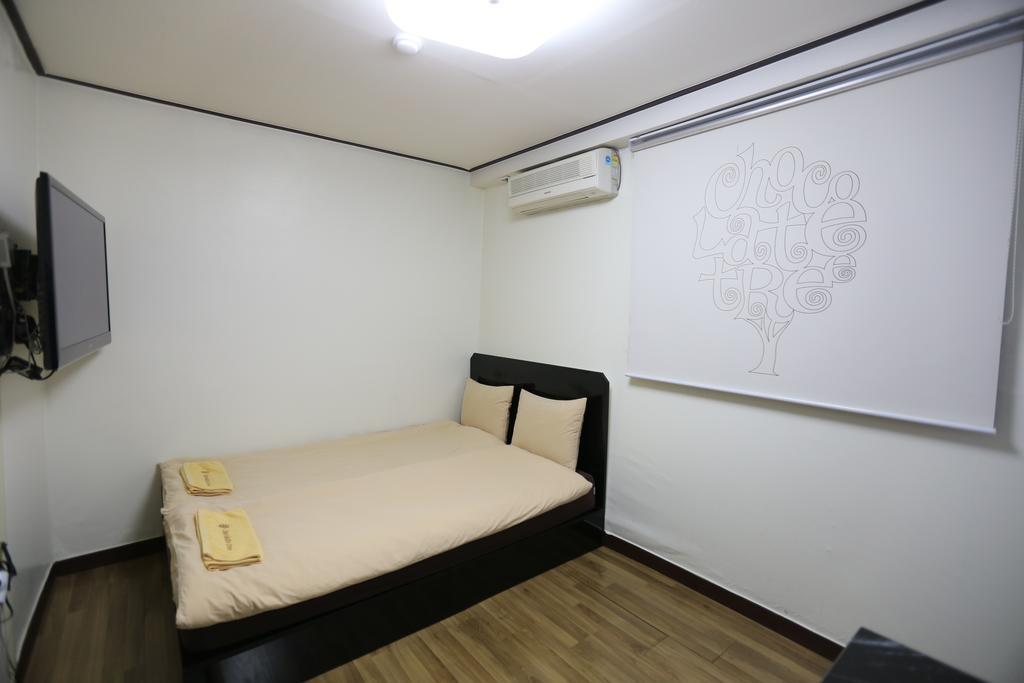 Chocolate Tree Sinchon Guest house Seoul