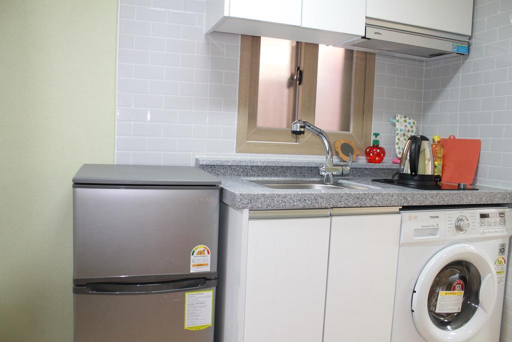 R Station Guest house