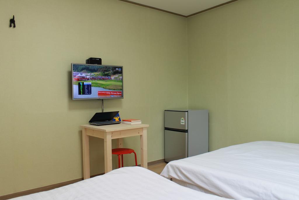 R Station Guest house