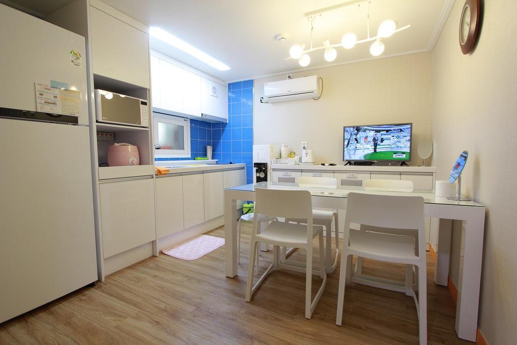 Cocoonstay Hongik Univ. Station Hostel *
