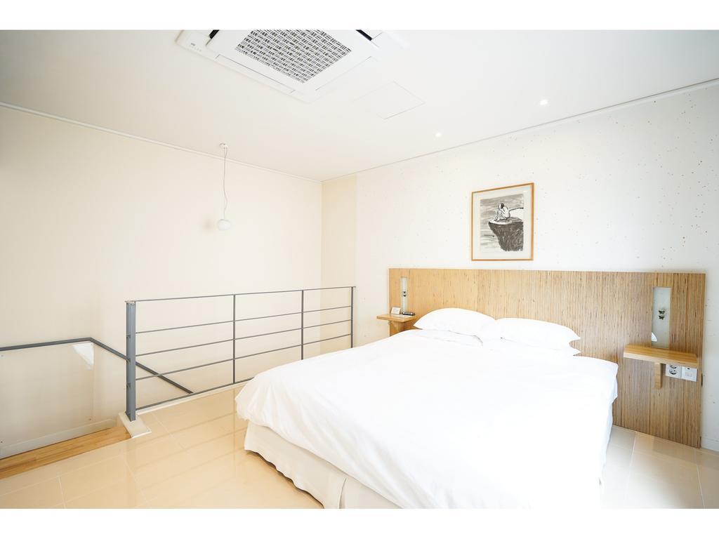 The Win Art House Apartment *