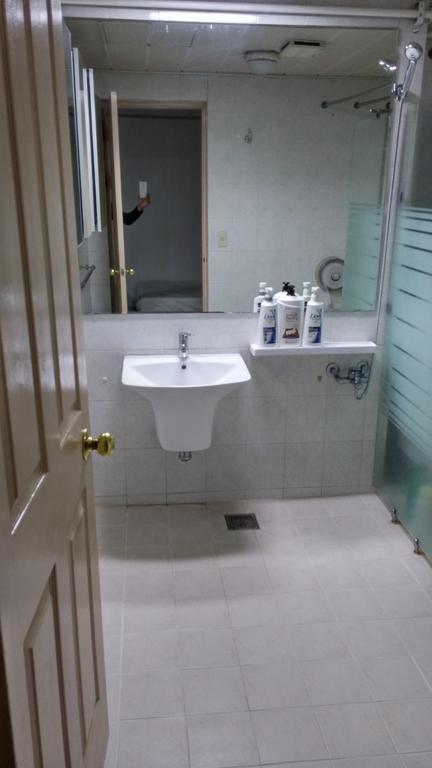 Utopia Apartment *