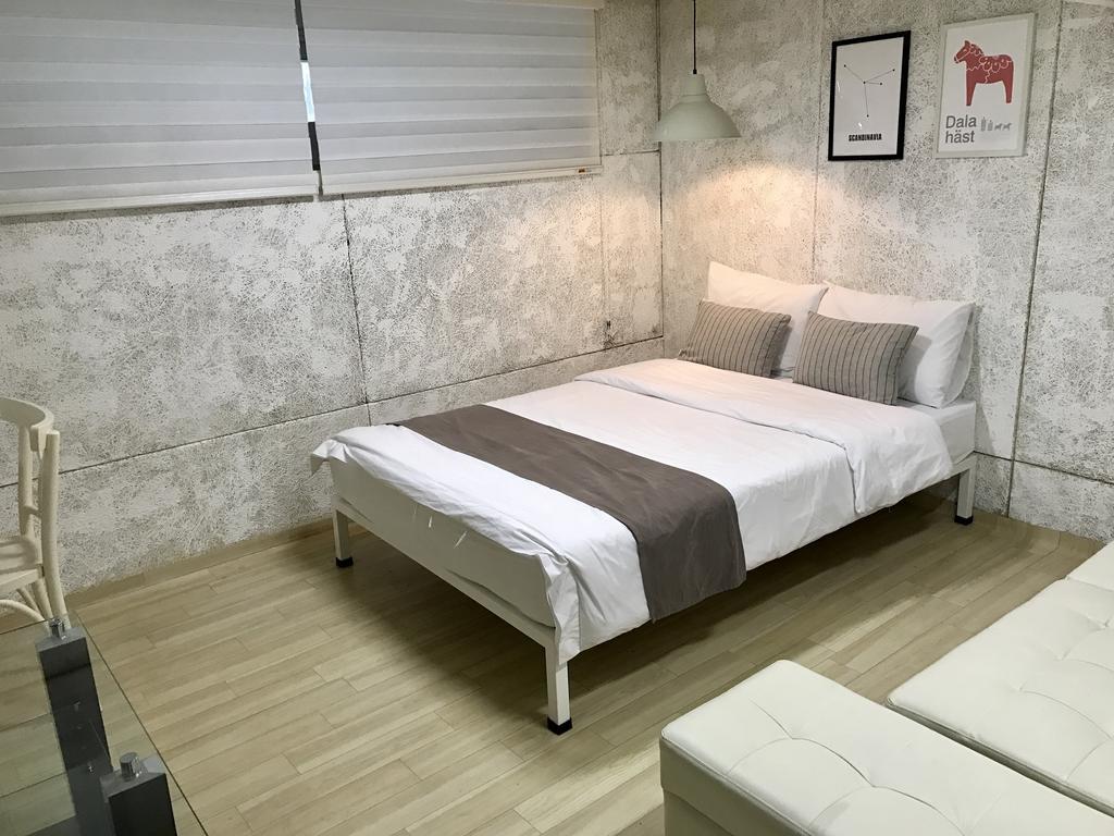 The Haus 3*