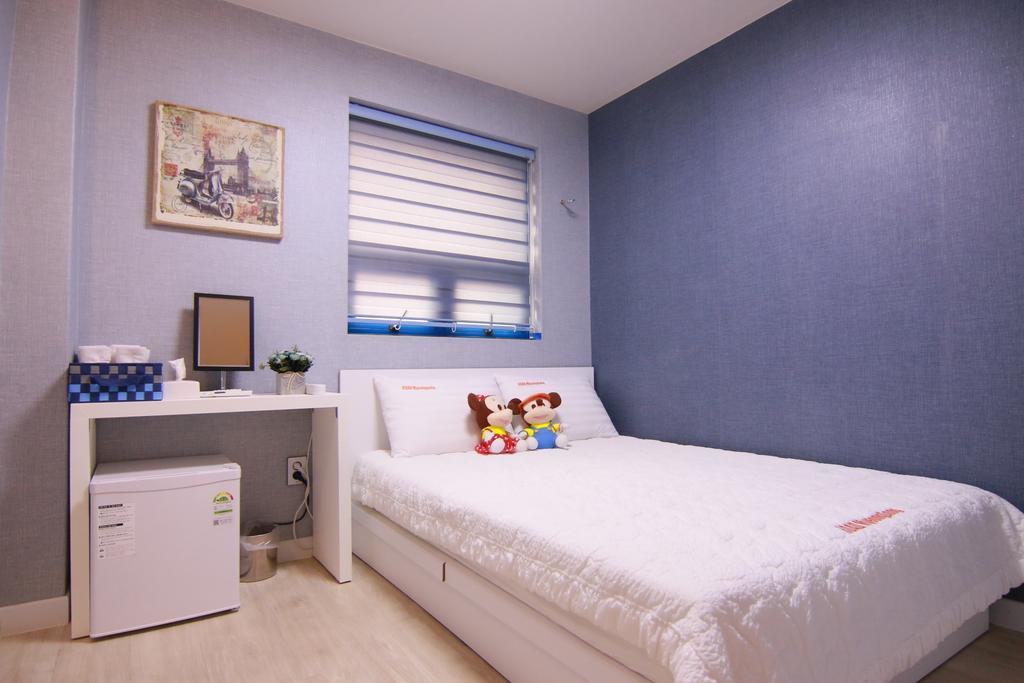 Road Myeongdong Guest house