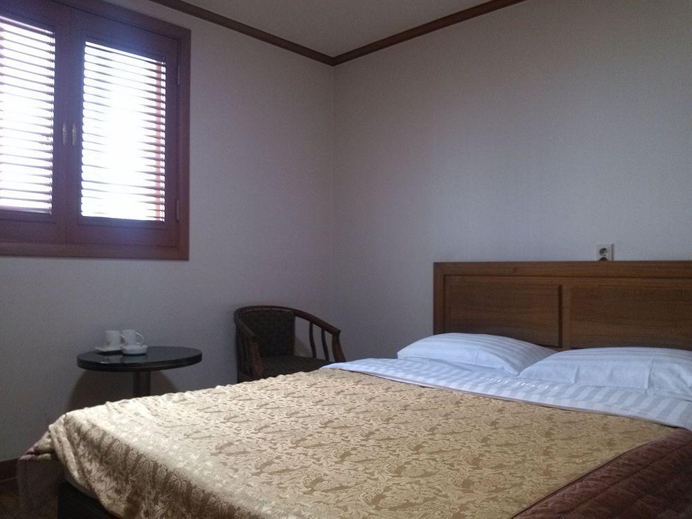 Noble Hotel