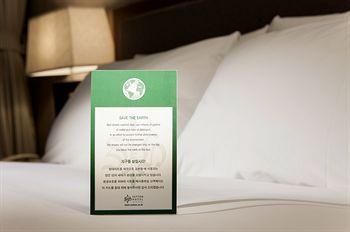 Travelodge Myeongdong Namsan Hotel Seoul