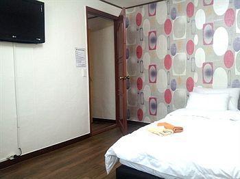 Apple Backpackers Hostel
