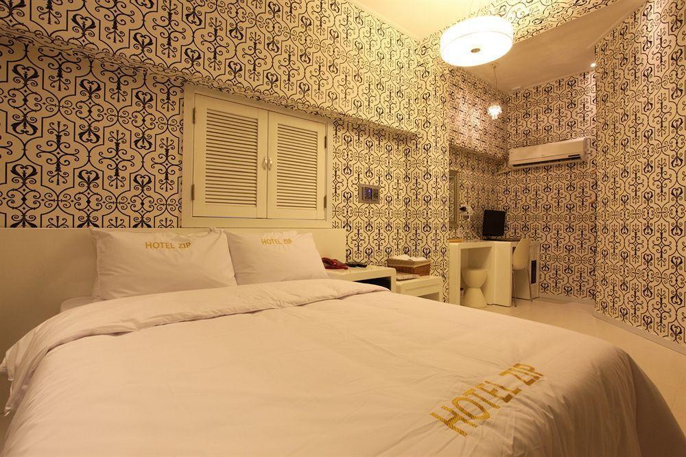 Zip Hotel