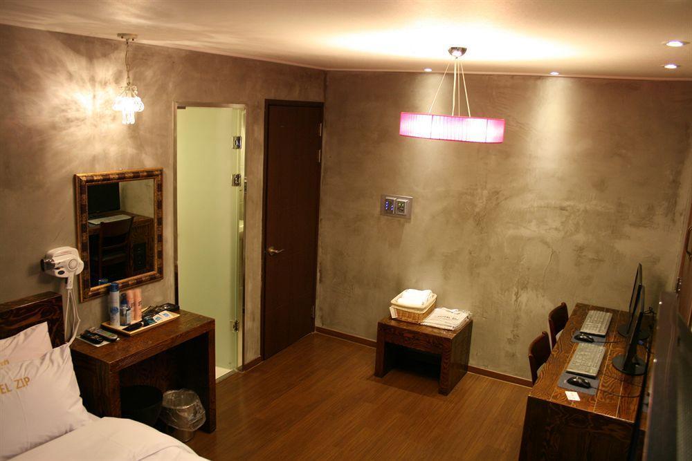Hotel Zip 3*