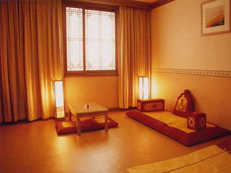 Dynasty Hotel
