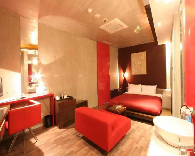 Tria Business & Boutique Hotel