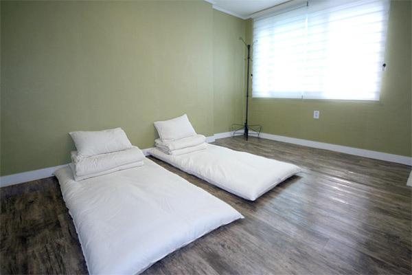 Crib 49 - Foreigner Only 2* Seoul