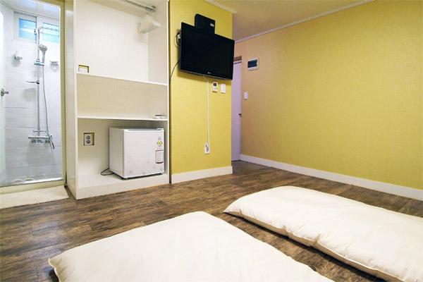 Guest house Crib 49 - Foreigner Only 2*