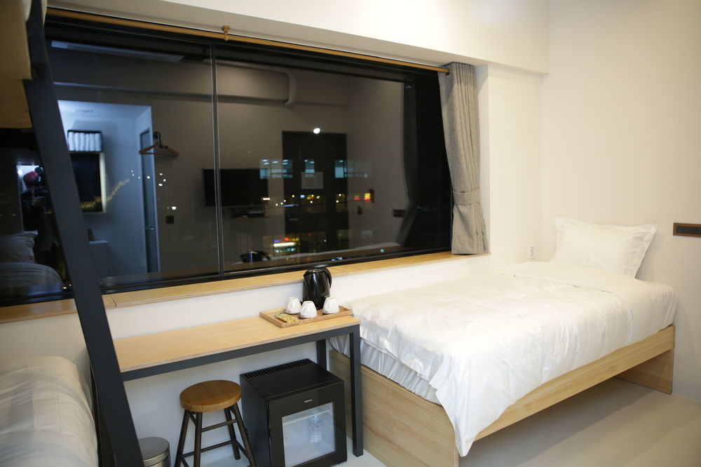 96bun;z Travellers Seul