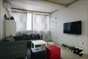 10 - Hotel