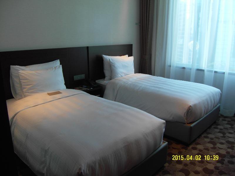 Lotte Myeongdong Hotel 4*
