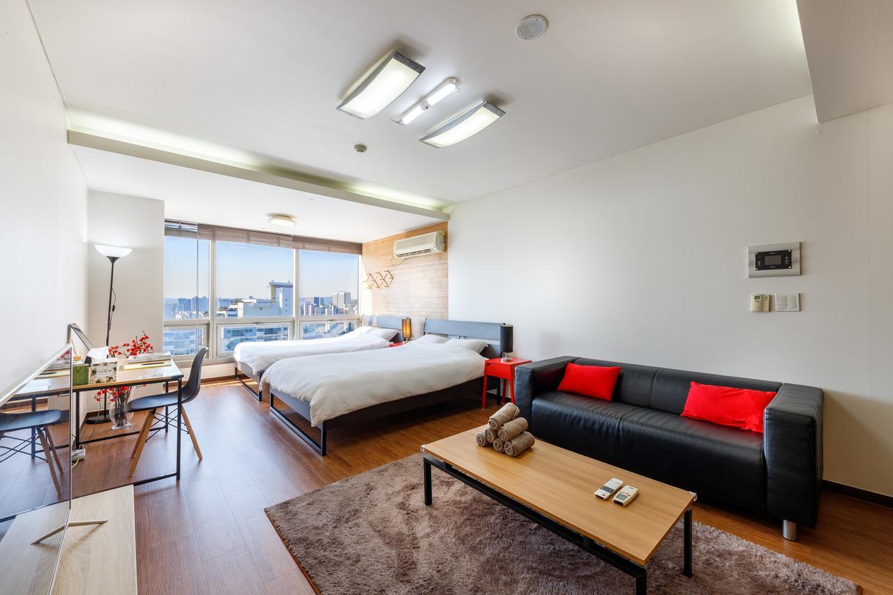 Apartment Spacious And Clean Studio Seoul