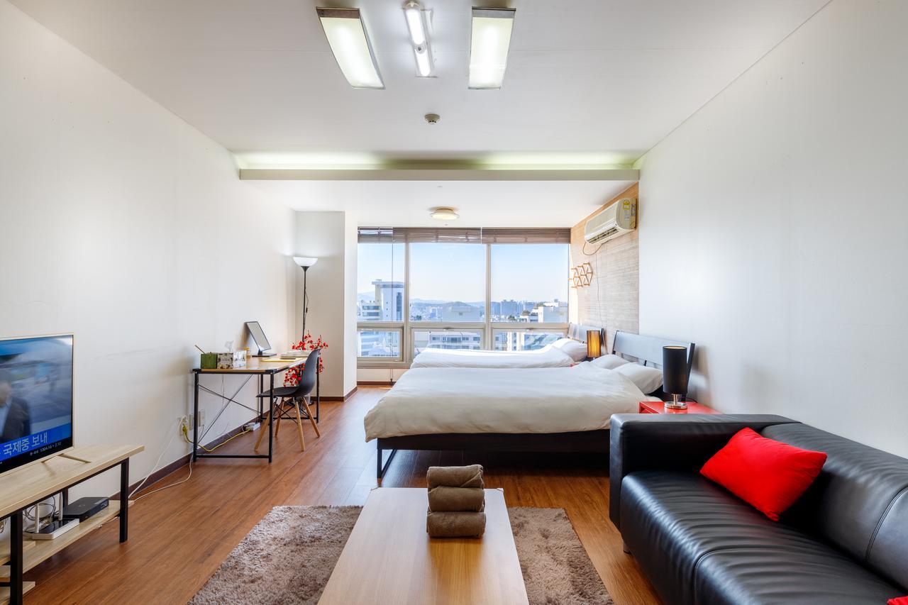 Spacious And Clean Studio *