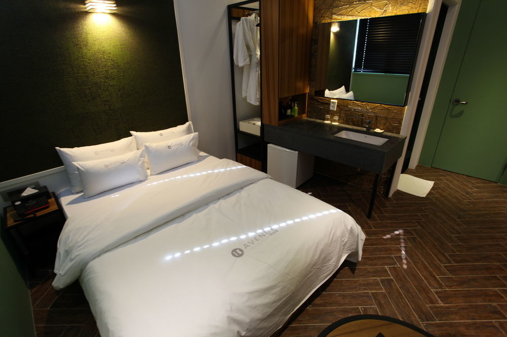H Avenue Gangnam Yeoksam Hotel