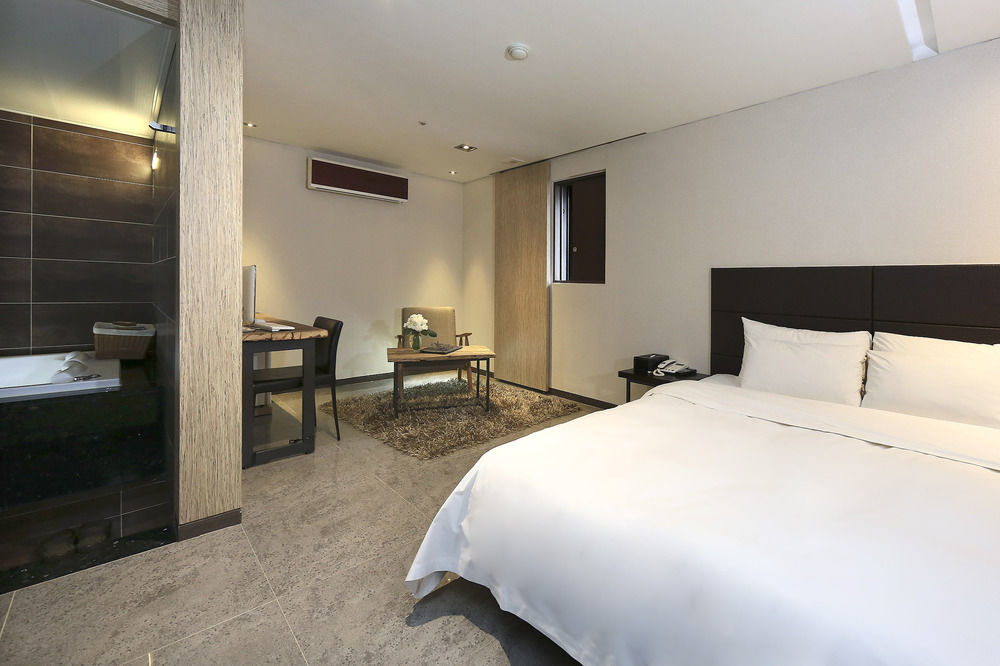 Imt Hotel