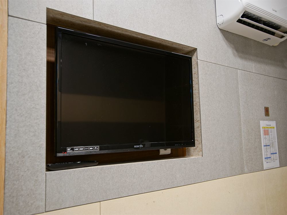 D.h Sinchon Guest house Seoul