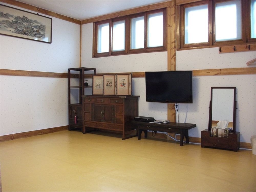 Hyosunjae Hanok Guest house
